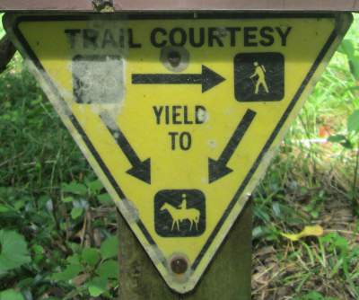 Yield-to-sign-Virginia-Creeper-Trail-07-10-2016