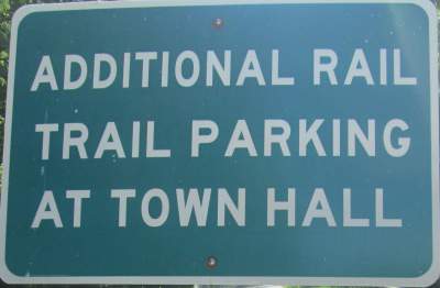 Parking-sign-Dutchess-Rail-Trail-NY-8-30-2016