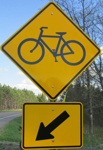 Bicycle-crossing-sign-Paul-Bunyan-Trail-MN-5-10to14-17