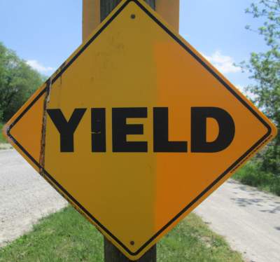 Yield-sign-Wabash-Trail-IA-5-18-17