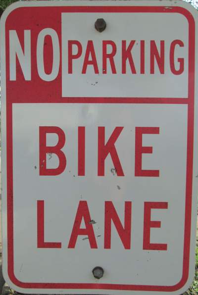 Bike-lane-sign-Wabash-Trail-IA-5-18-17