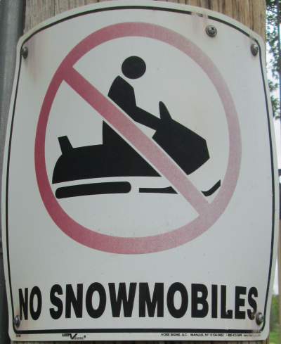 Snowmobile-sign-Wabash-Trail-IA-5-18-17